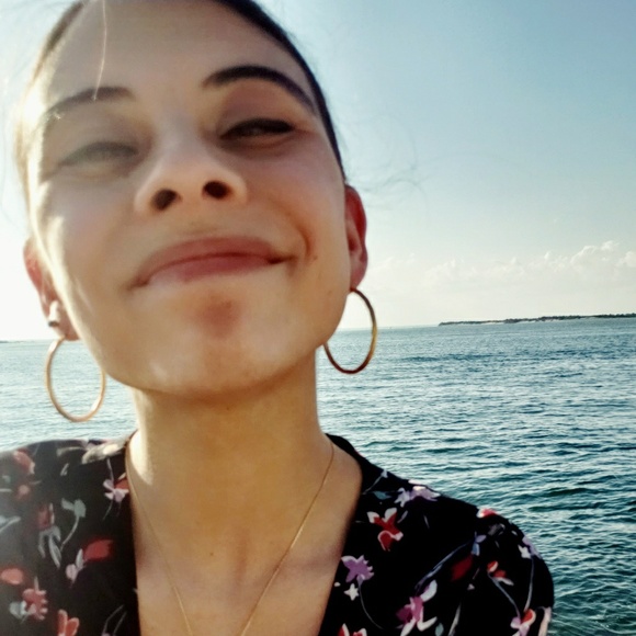 Meet your Posher, Julie - Picture 3 of 4